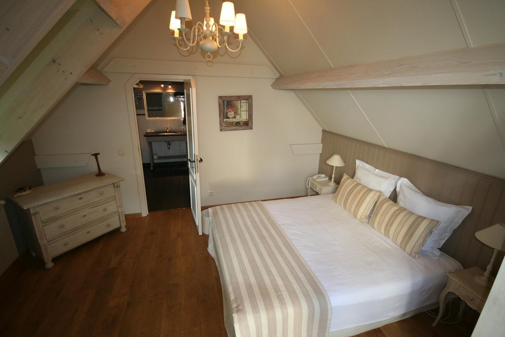 Hostellerie Au Coeur Du Spinois Rebecq-Rognon Rum bild