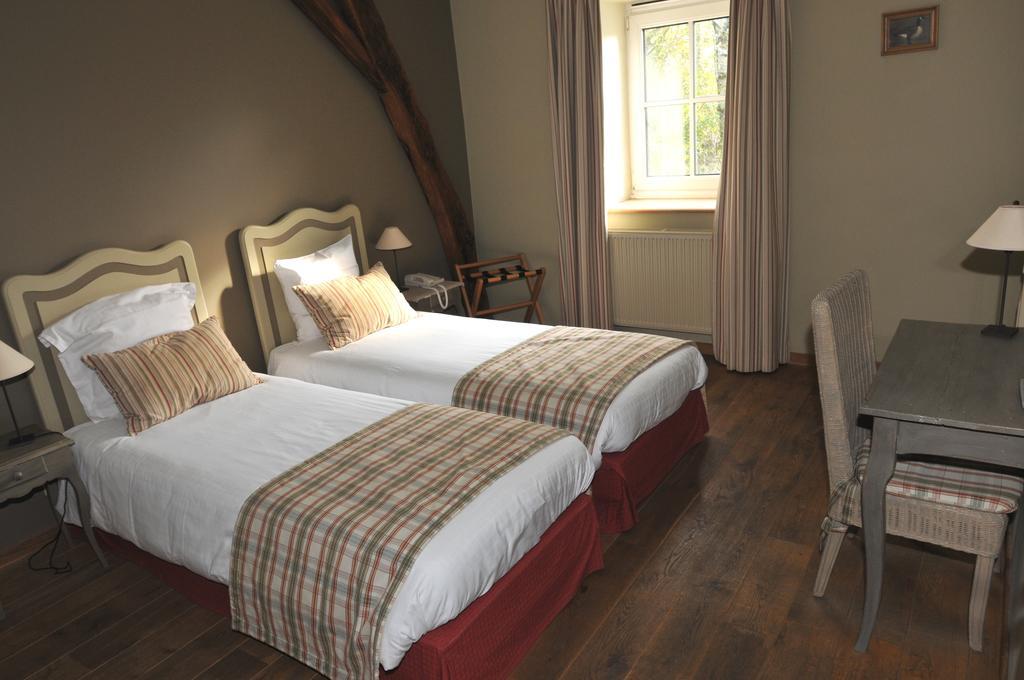 Hostellerie Au Coeur Du Spinois Rebecq-Rognon Rum bild